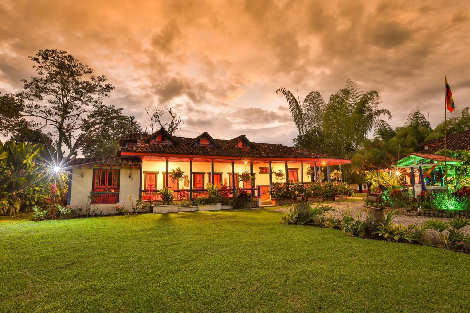 El Percal Hacienda Hotel Montenegro Exterior photo